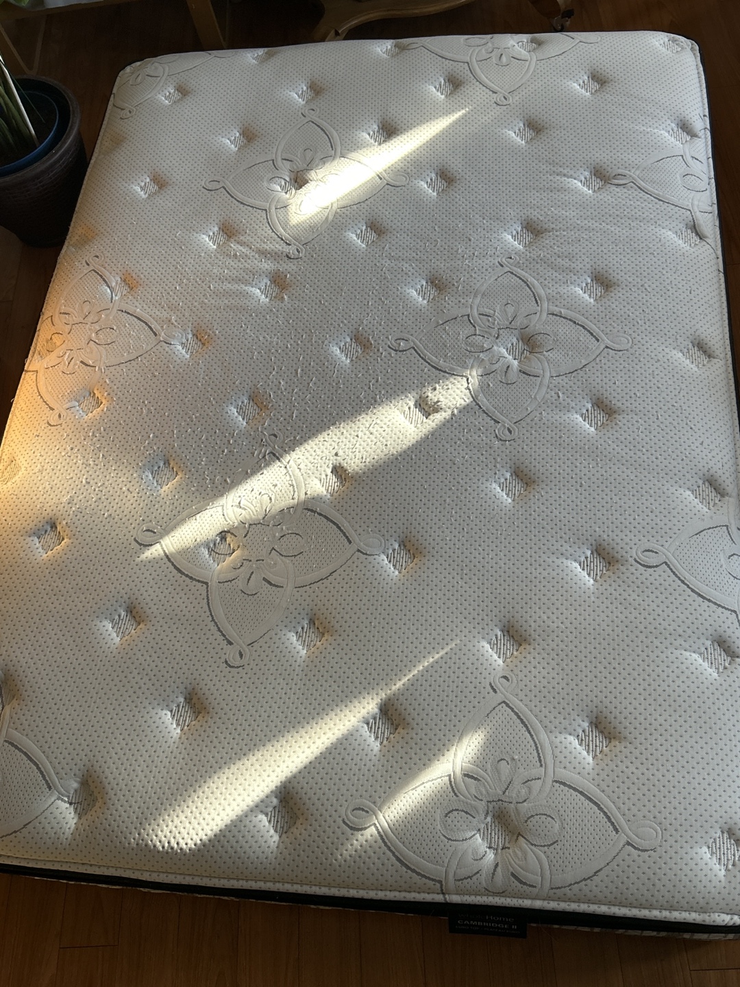 Queen sized mattres - photo 2