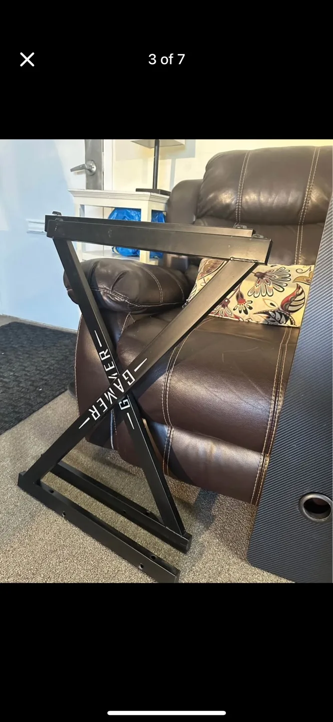 Gamer Secret Lab Standing Desk Frame and Black Office Chair image indicator(2)