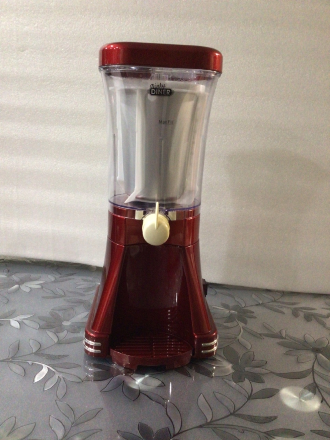 Dinky Diner slushy machine