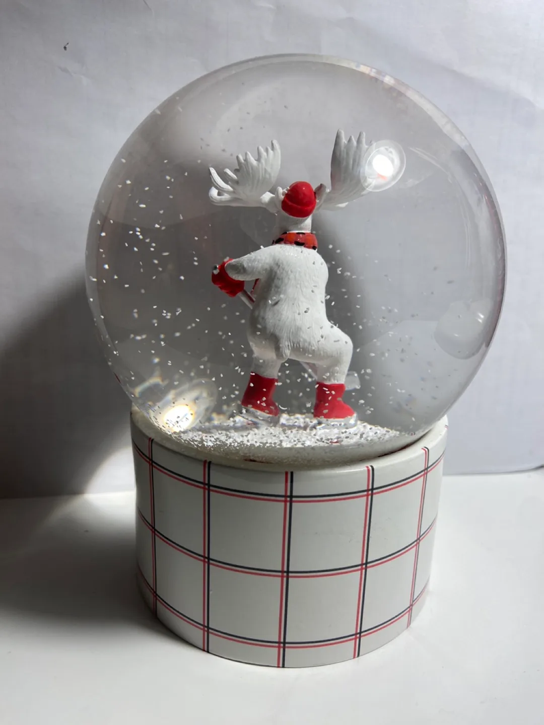 Musical Moose Snow Globe image indicator(2)