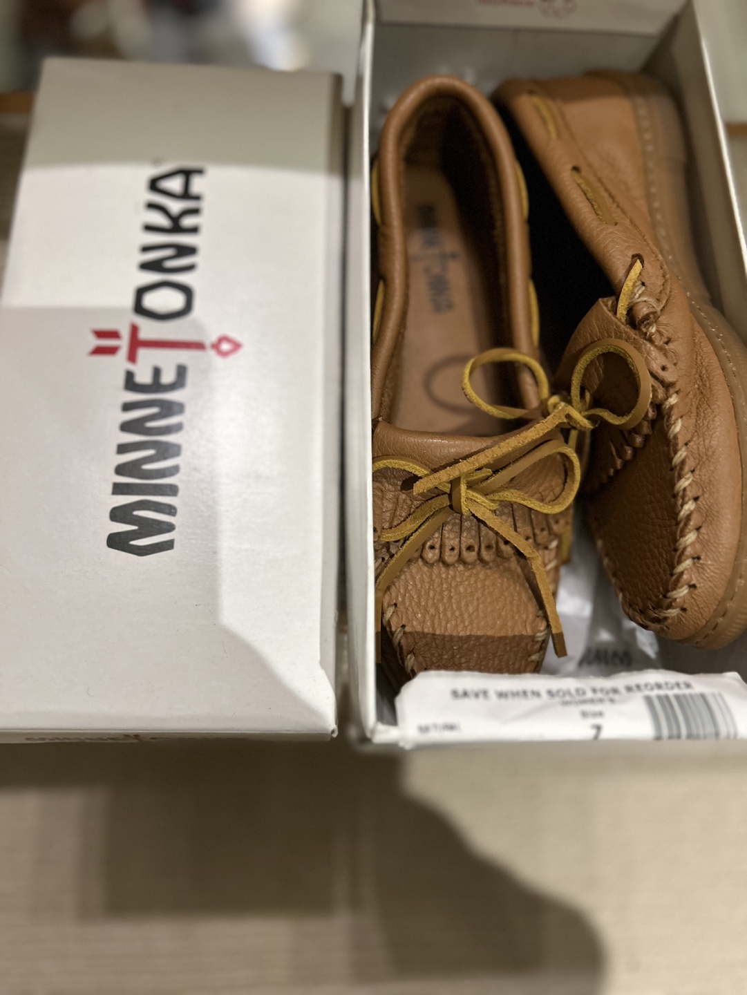 NEW - Minnetonka Women's Moose-hide Moccasins - Size 7