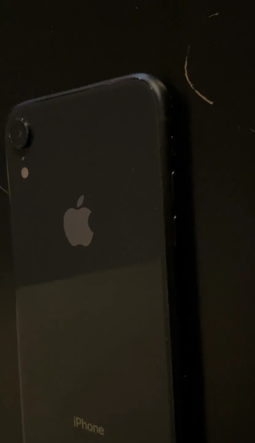 IPhone XR (Unlocked) image indicator(3)