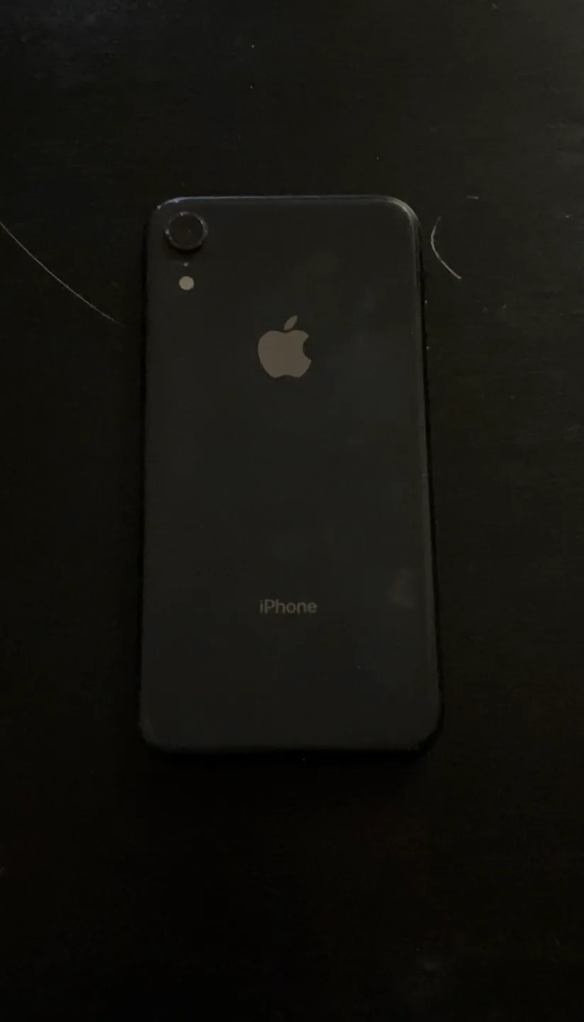 IPhone XR (Unlocked) image indicator(2)