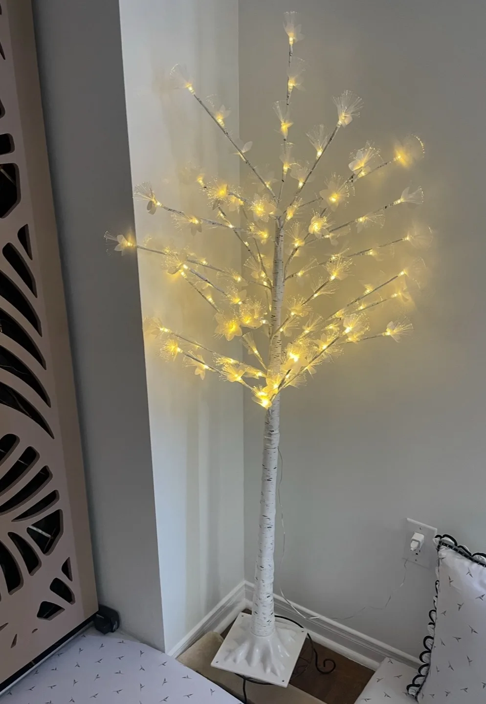 White plastic Optic LED Tree Light 🧡 image indicator(2)