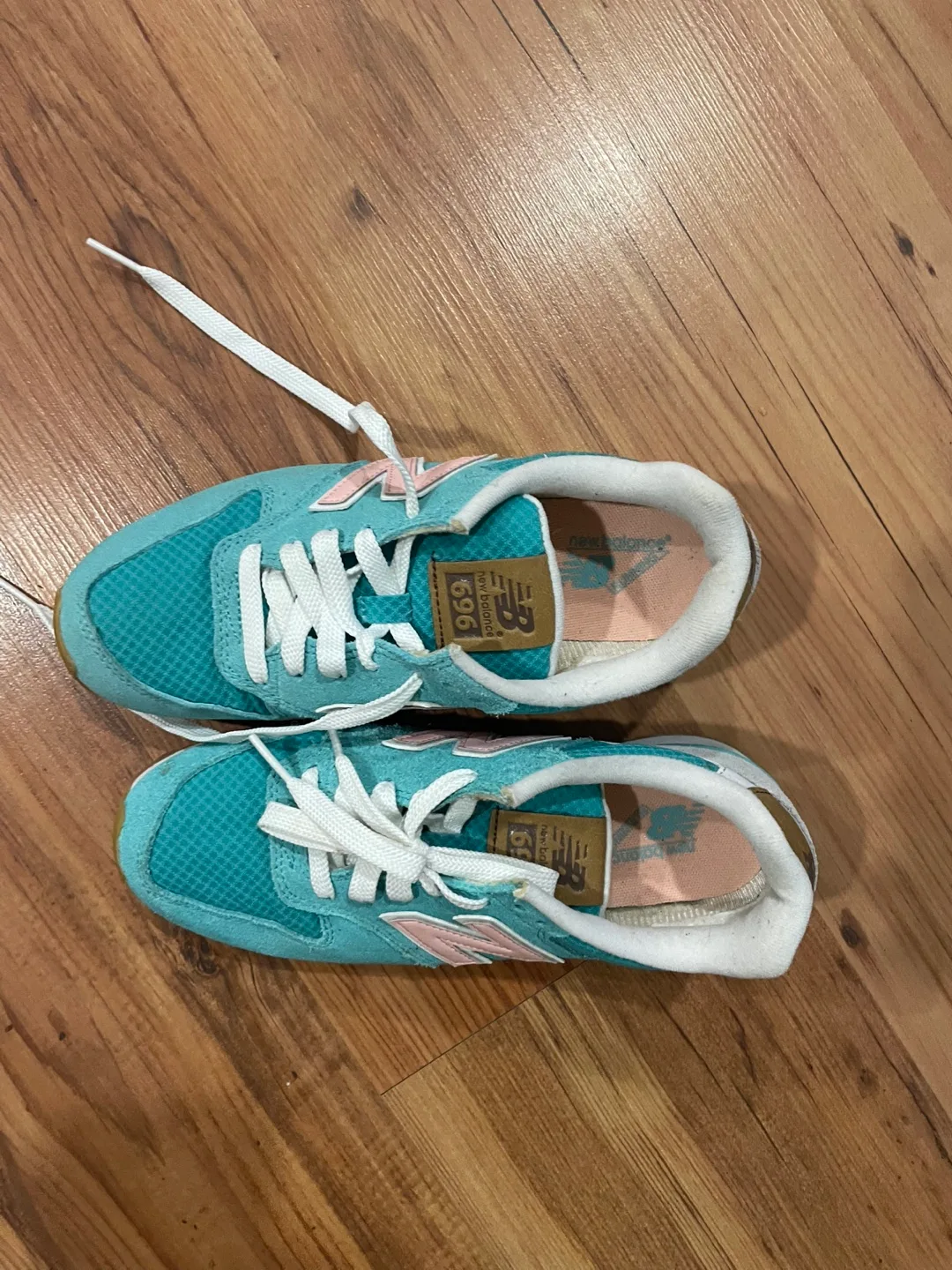 New Balance 565 Sneakers - Women's Size 6 image indicator(2)