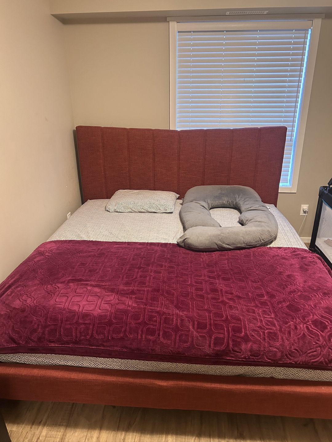 King Size Upholstered Bed Frame🧡 - photo 4