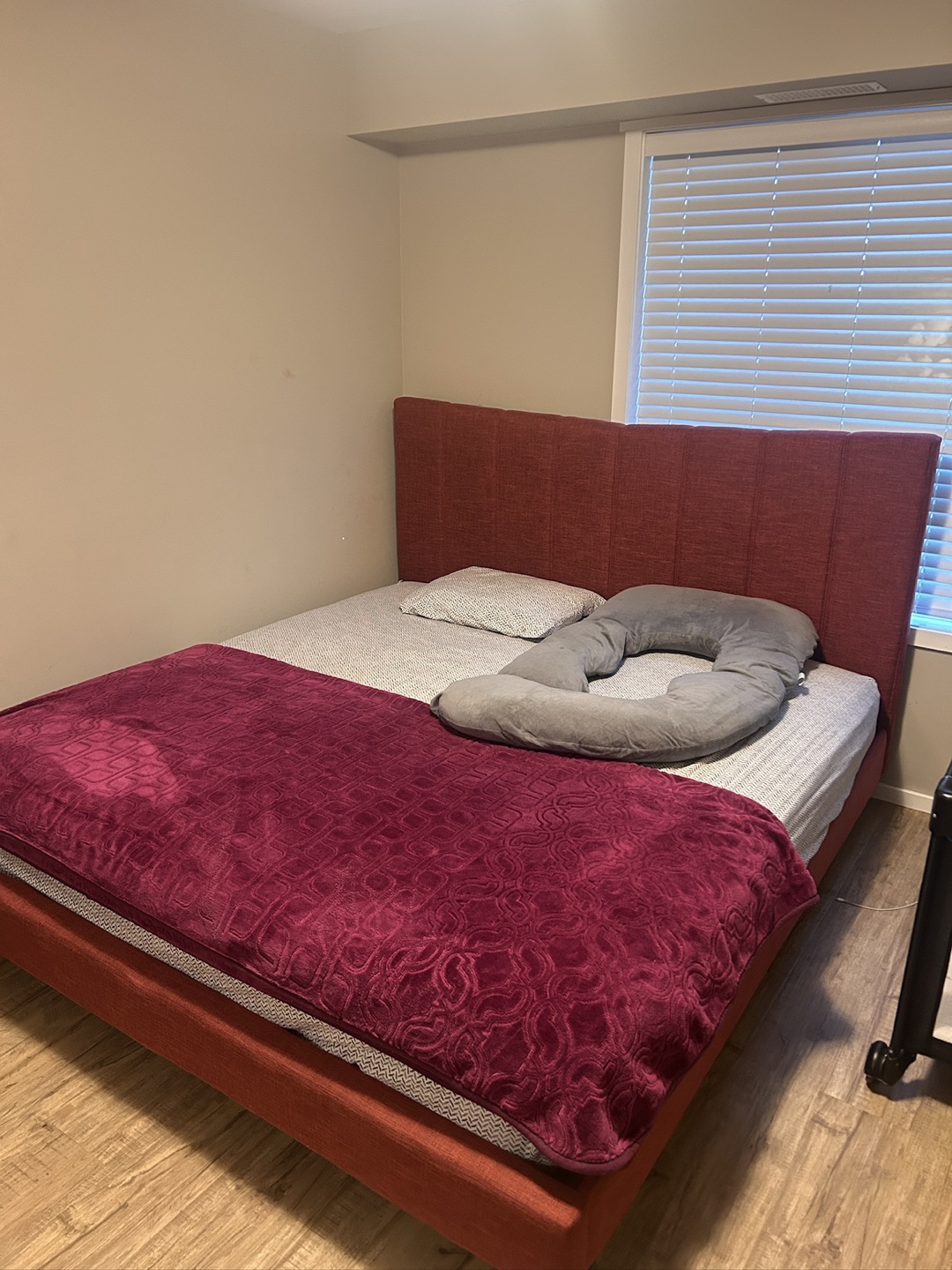 King Size Upholstered Bed Frame🧡 - photo 3