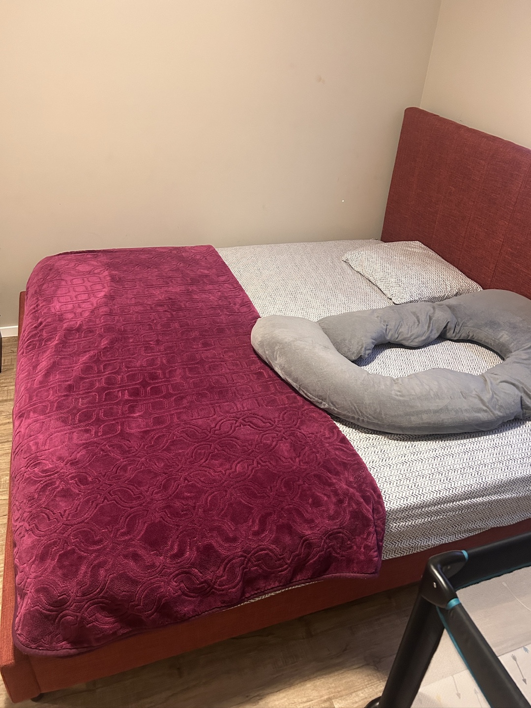 King Size Upholstered Bed Frame🧡