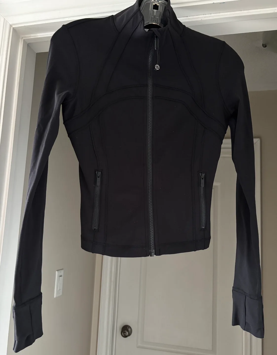 Lululemon Define Cropped Jacket - Black Size 4 image indicator(2)