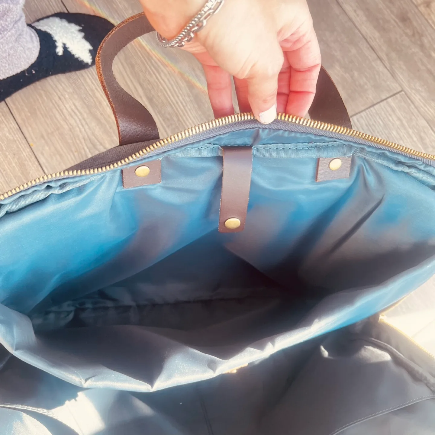 Laptop bag image indicator(5)