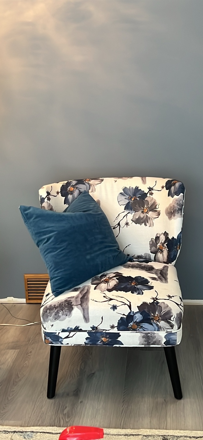 Floral Accent Chair with Black Legs - photo 3