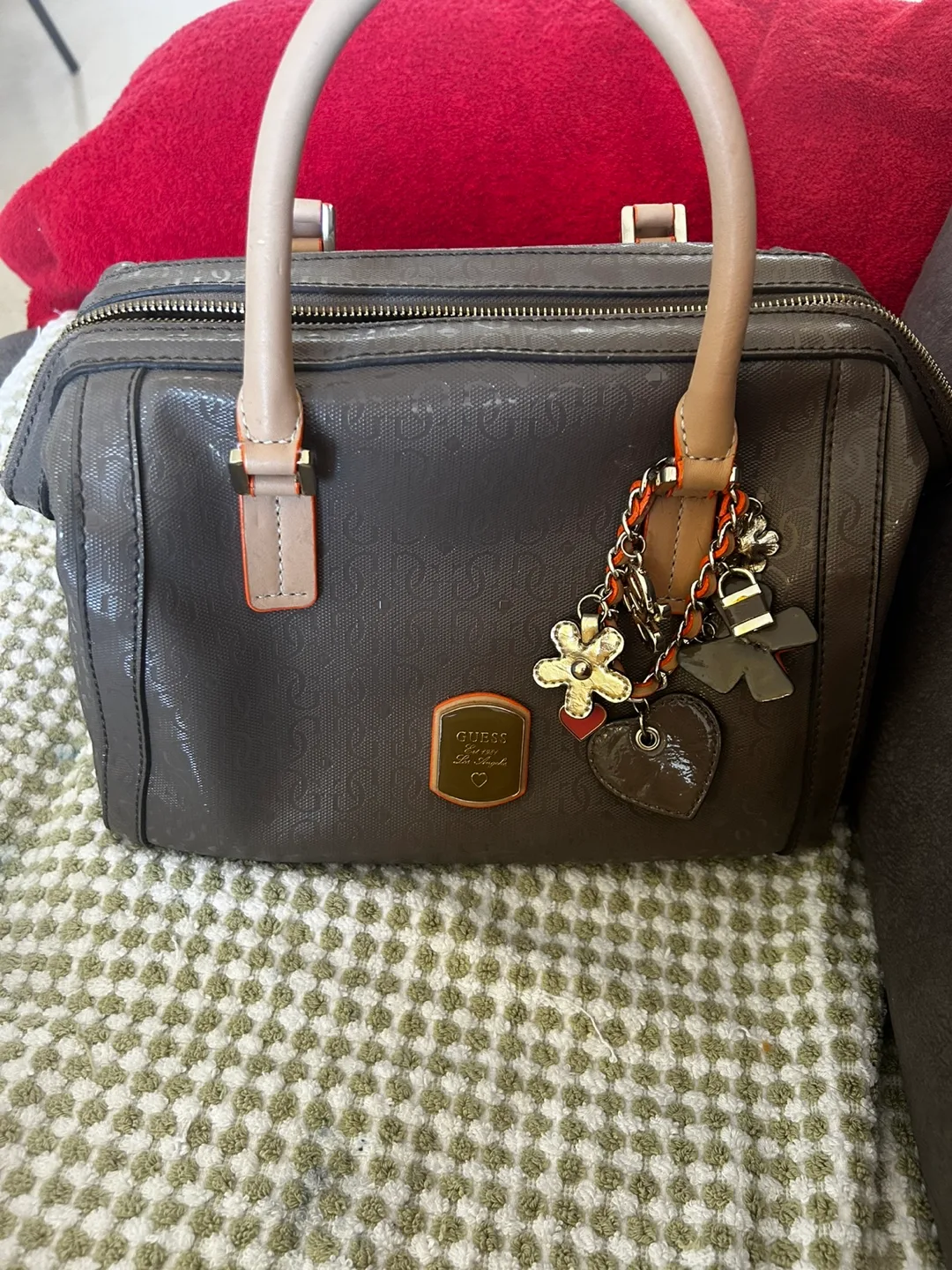 Guess satchel handbag image indicator(4)