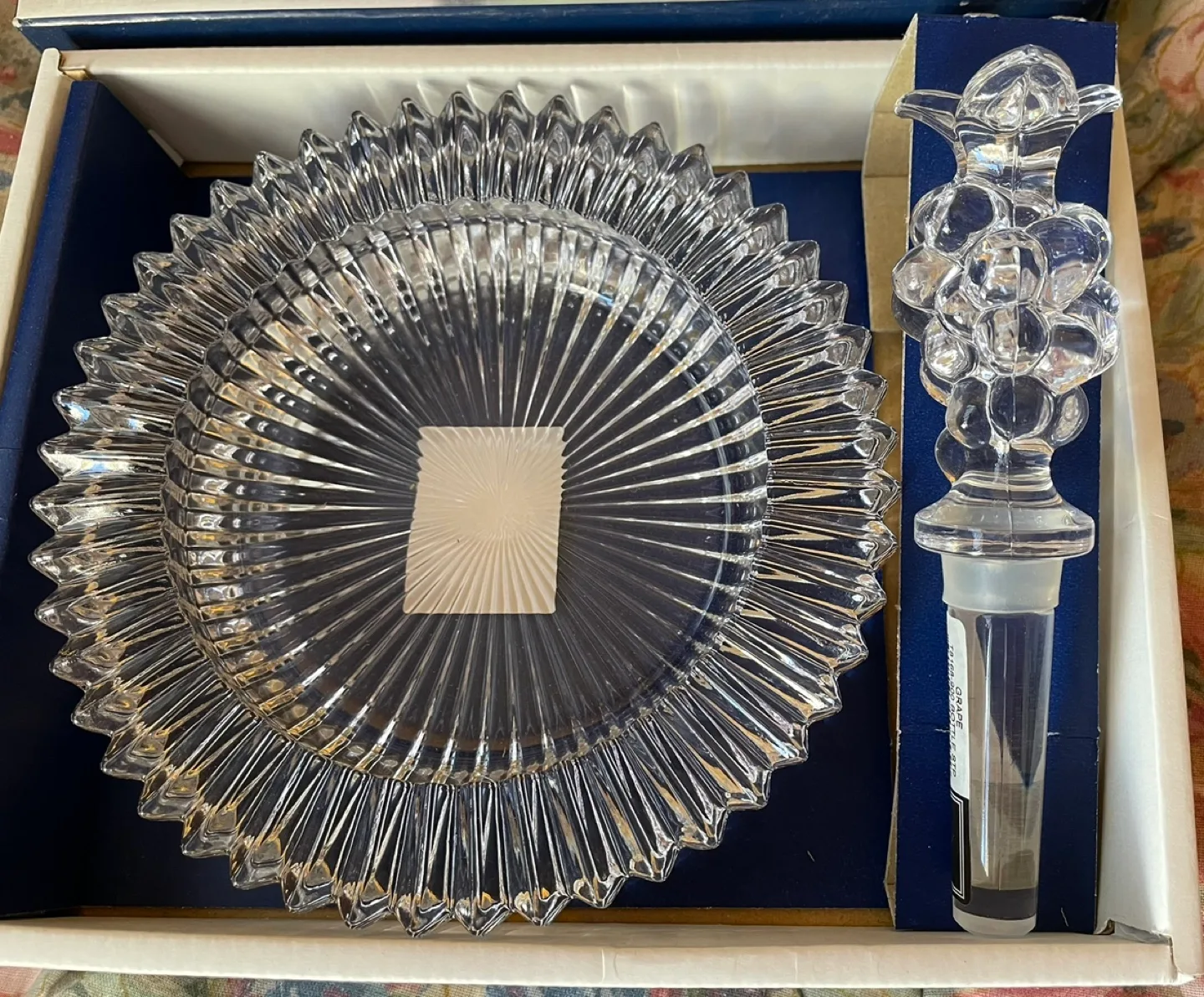 Mikasa Crystal Wine Bottle Stopper and Coaster Set image indicator(6)