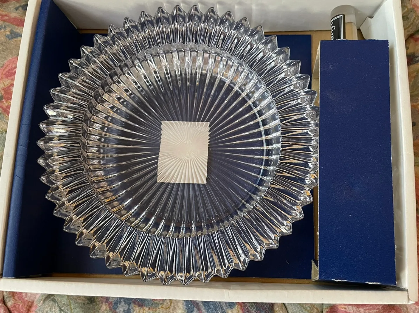 Mikasa Crystal Wine Bottle Stopper and Coaster Set image indicator(8)