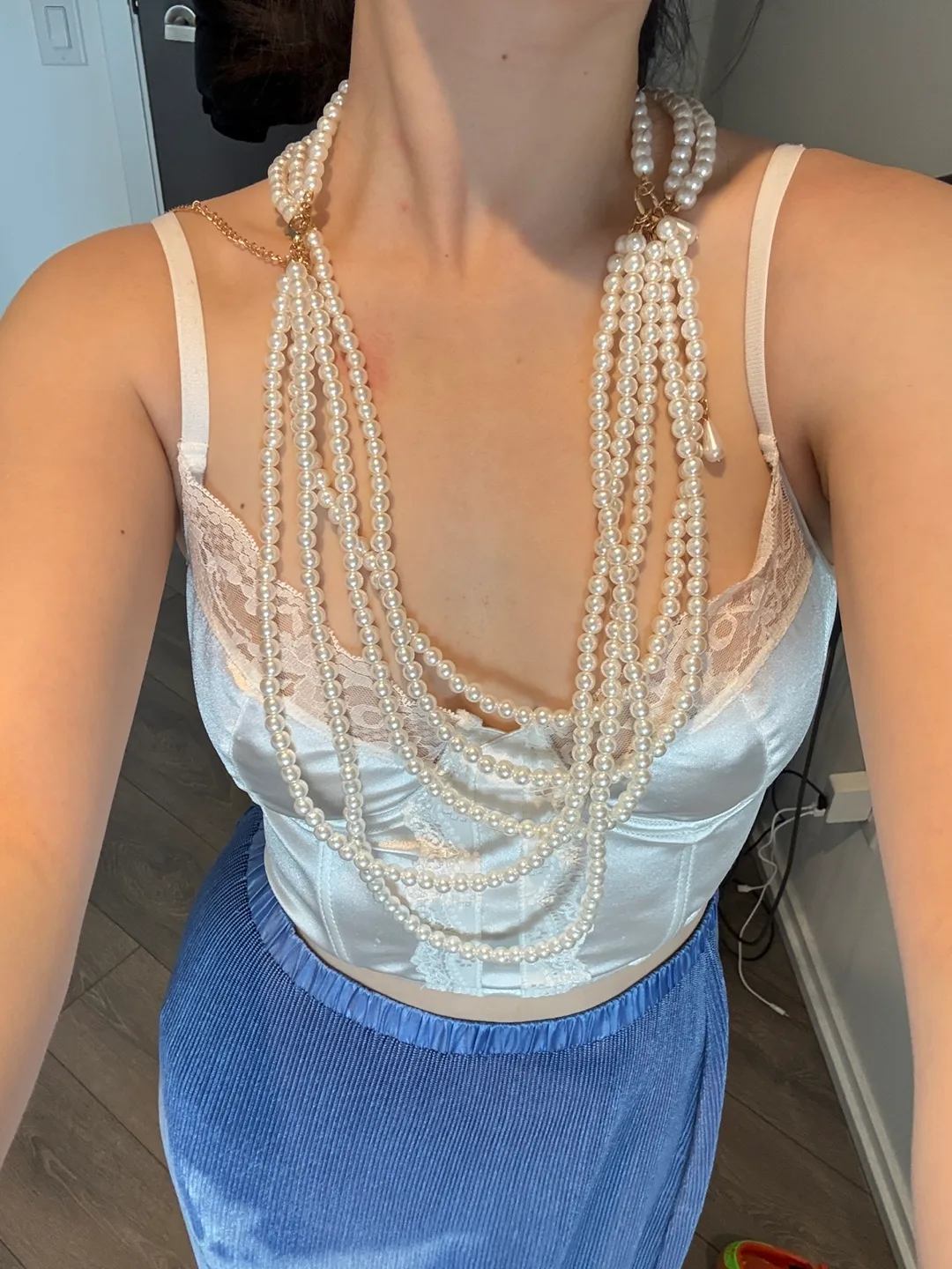 Multi-Strand Pearl Necklace Jewelry image indicator(2)