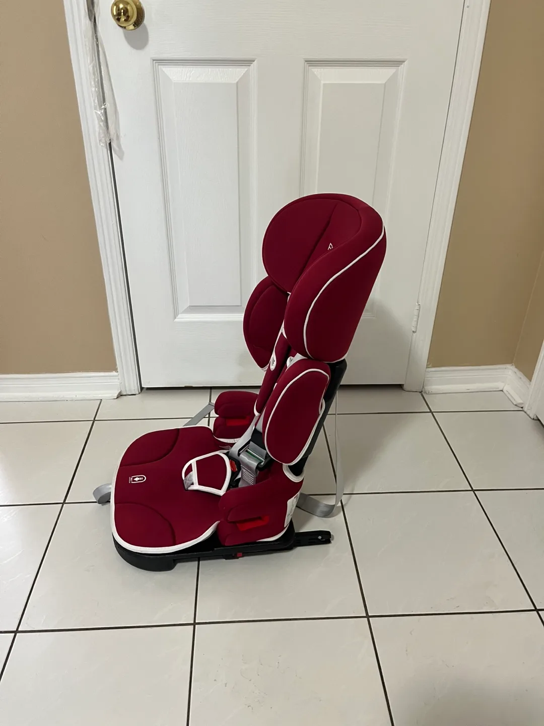 REYI Universal Car Booster Seat - Red image indicator(6)