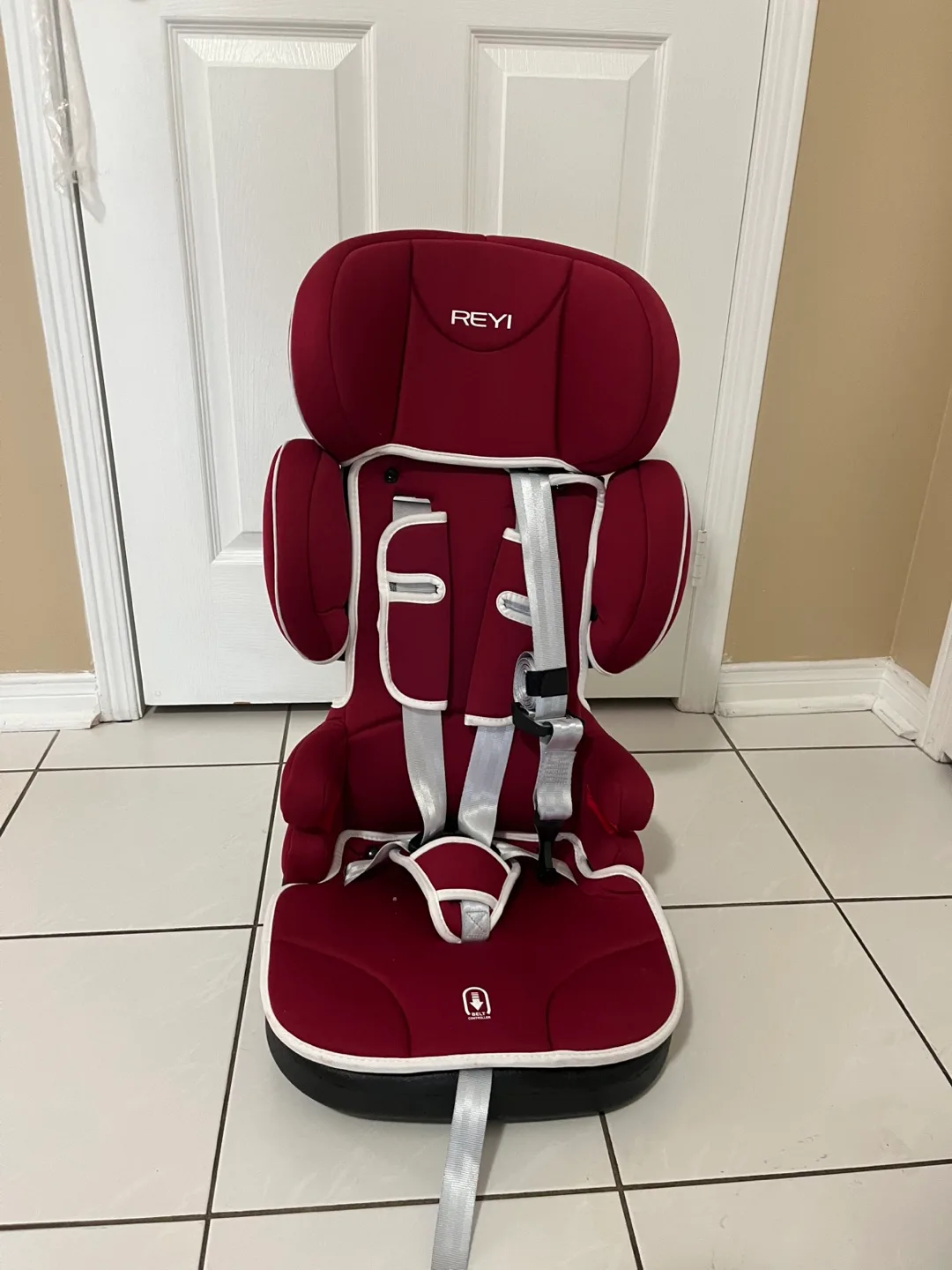 REYI Universal Car Booster Seat - Red thumbnail