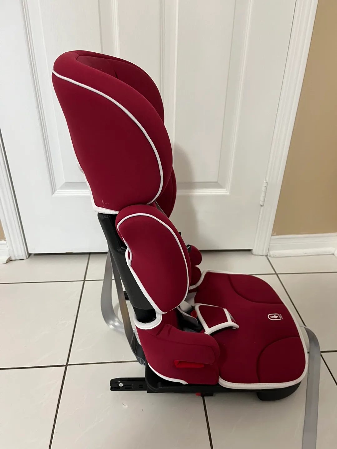 REYI Universal Car Booster Seat - Red image indicator(2)