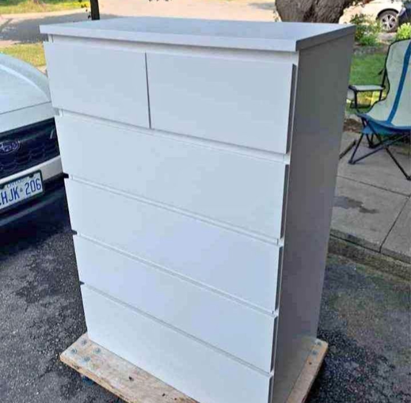 White 6-Drawer Chest of Drawers