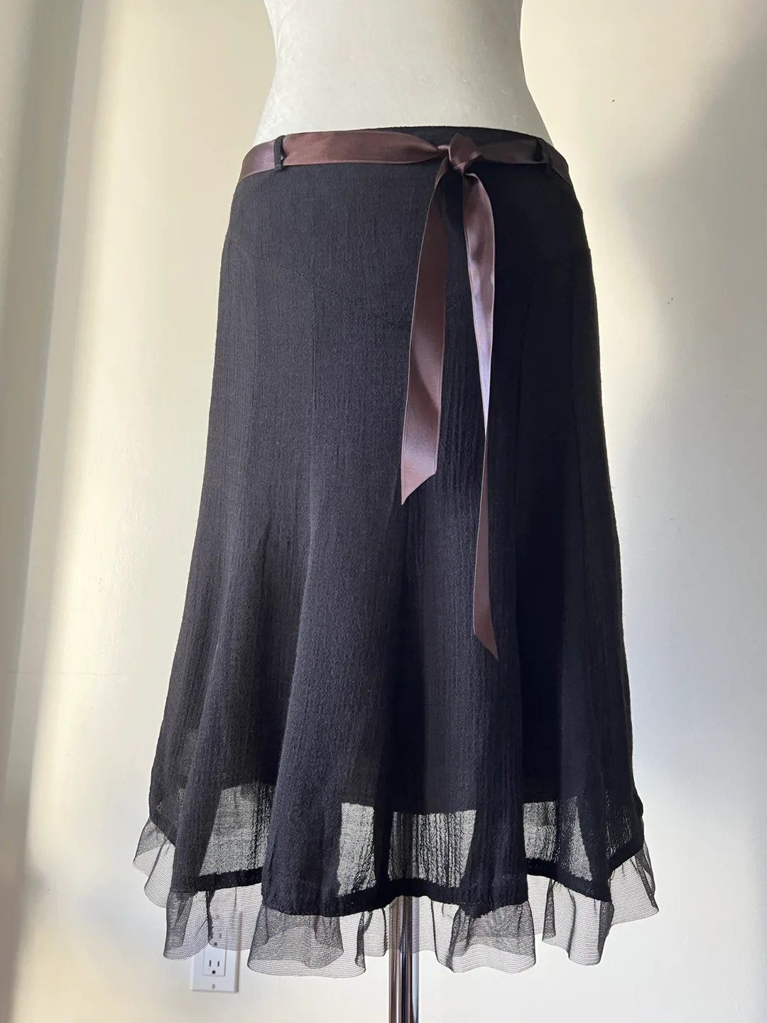 Elegant Italian Brown A-line Skirt with Satin Belt image indicator(2)