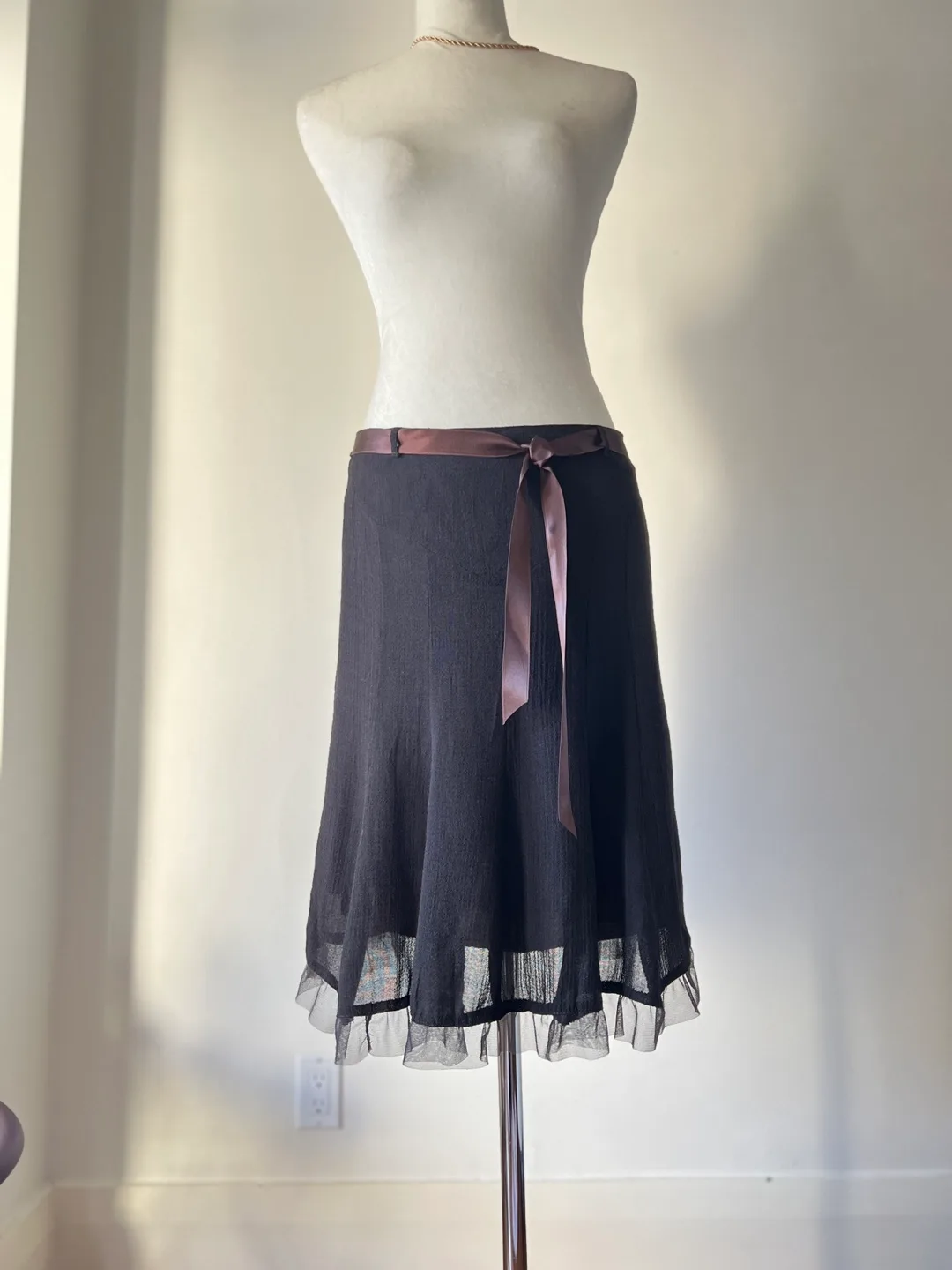 Elegant Italian Brown A-line Skirt with Satin Belt image indicator(3)