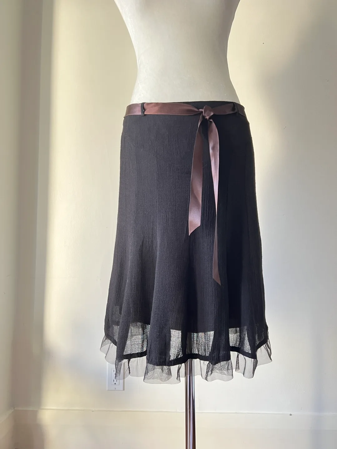 Elegant Italian Brown A-line Skirt with Satin Belt image indicator(4)