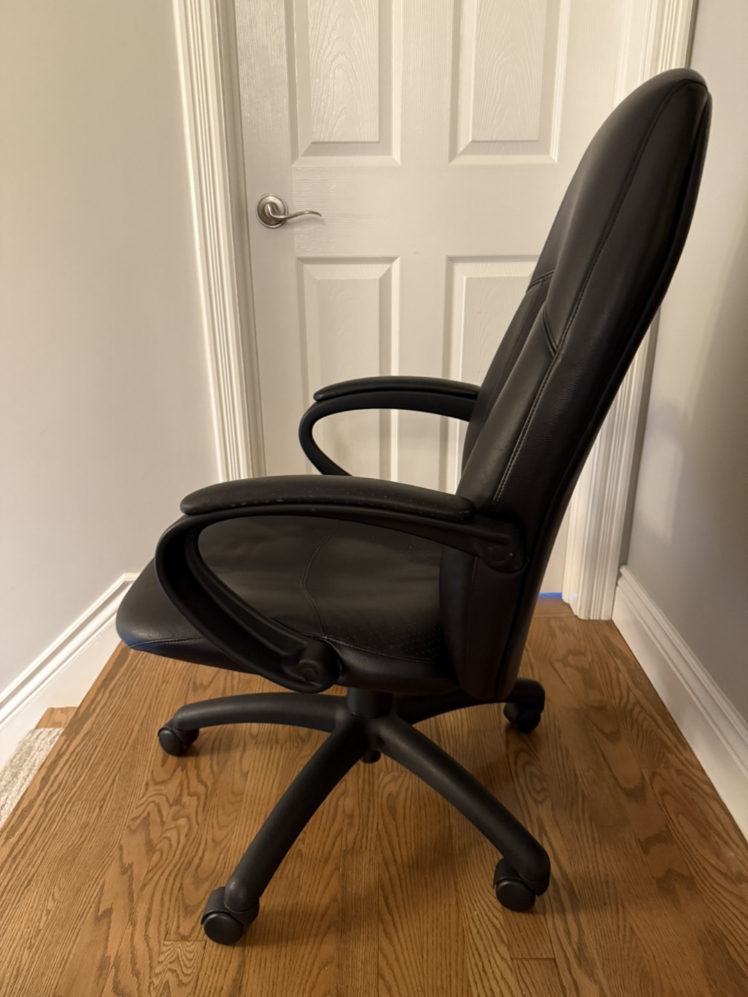 Black Leather Office Chair - photo 2