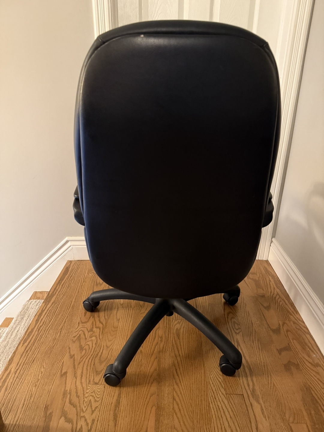 Black Leather Office Chair - photo 3