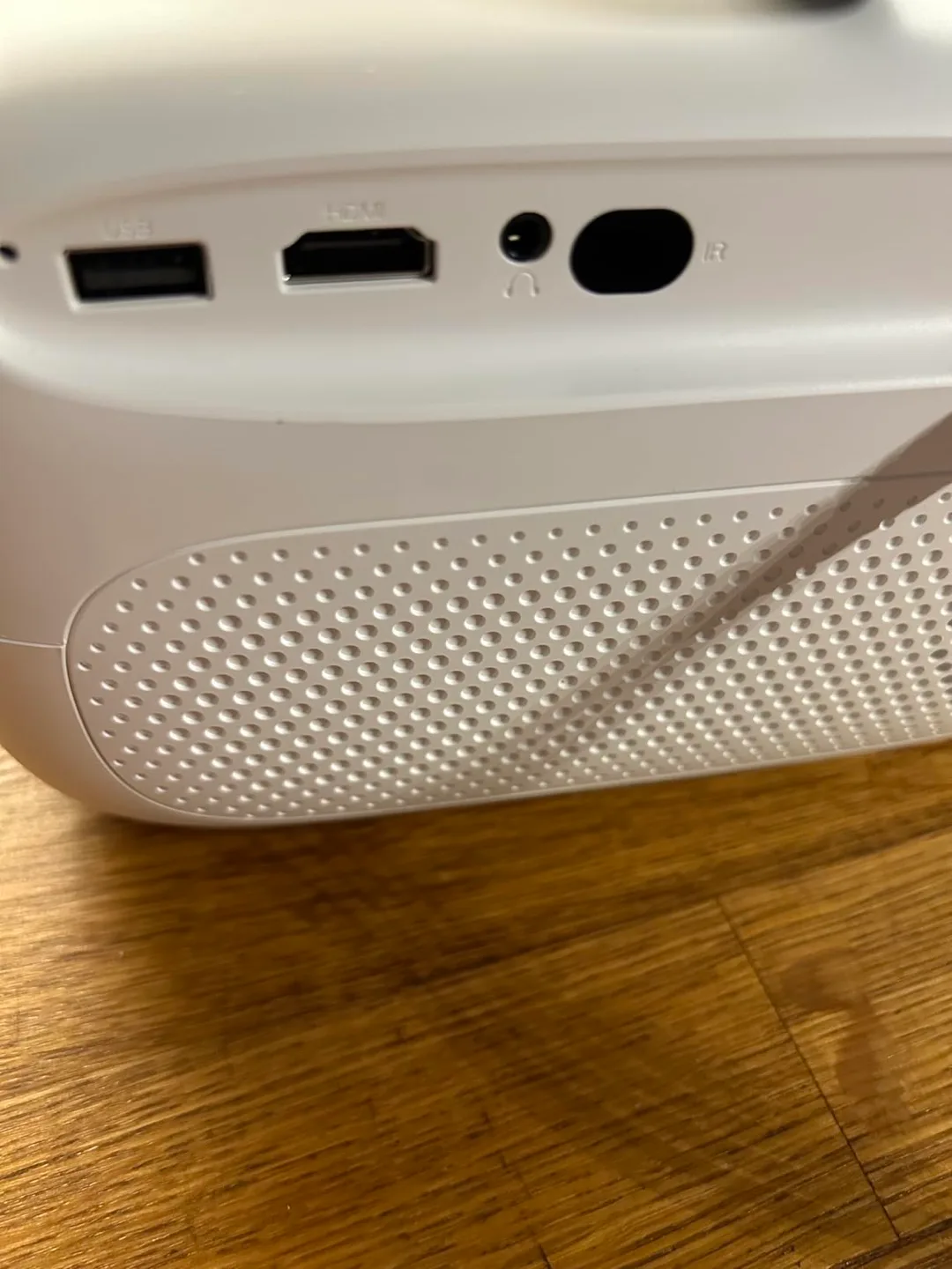 Smart Outdoor Projector with Built in Android TV image indicator(3)