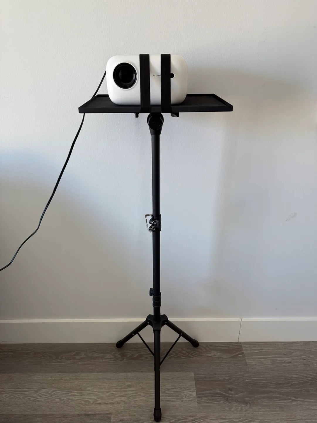 Smart Outdoor Projector with Built in Android TV image indicator(8)