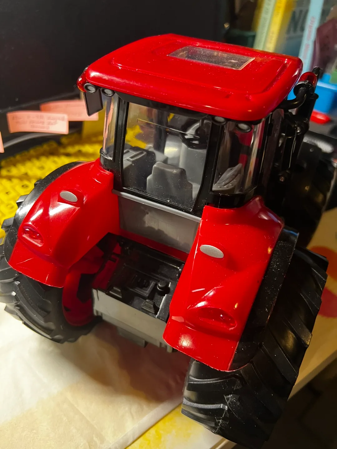 Red Toy Tractor image indicator(4)