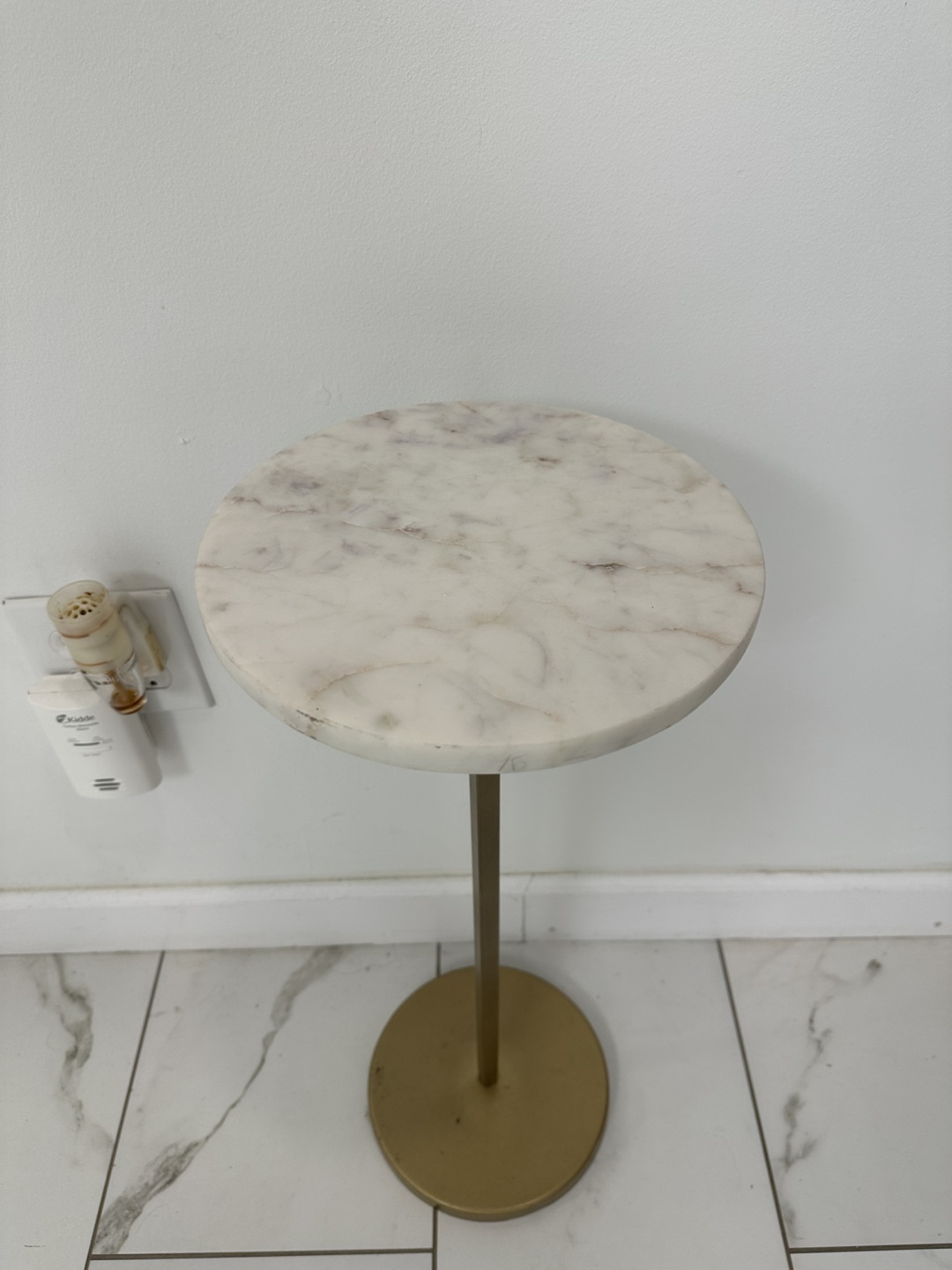 Round Marble Top Side Table - photo 2