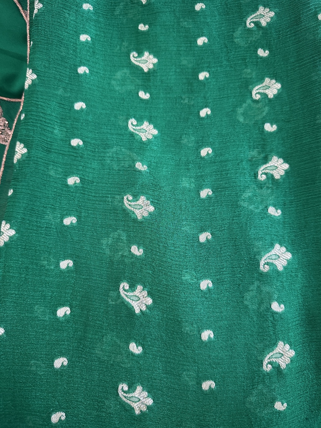 Eid sale - Gorgeous Emerald Green Embroidered Shalwar Kameez - photo 2