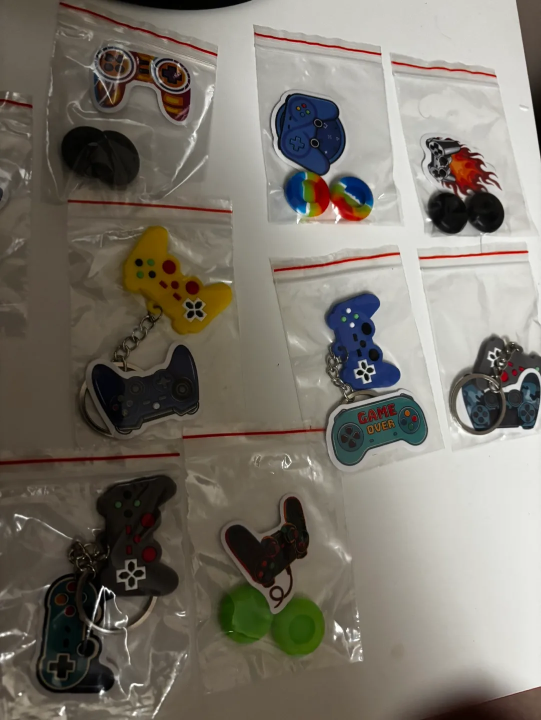 Gaming controller keychains and thumb grips image indicator(2)