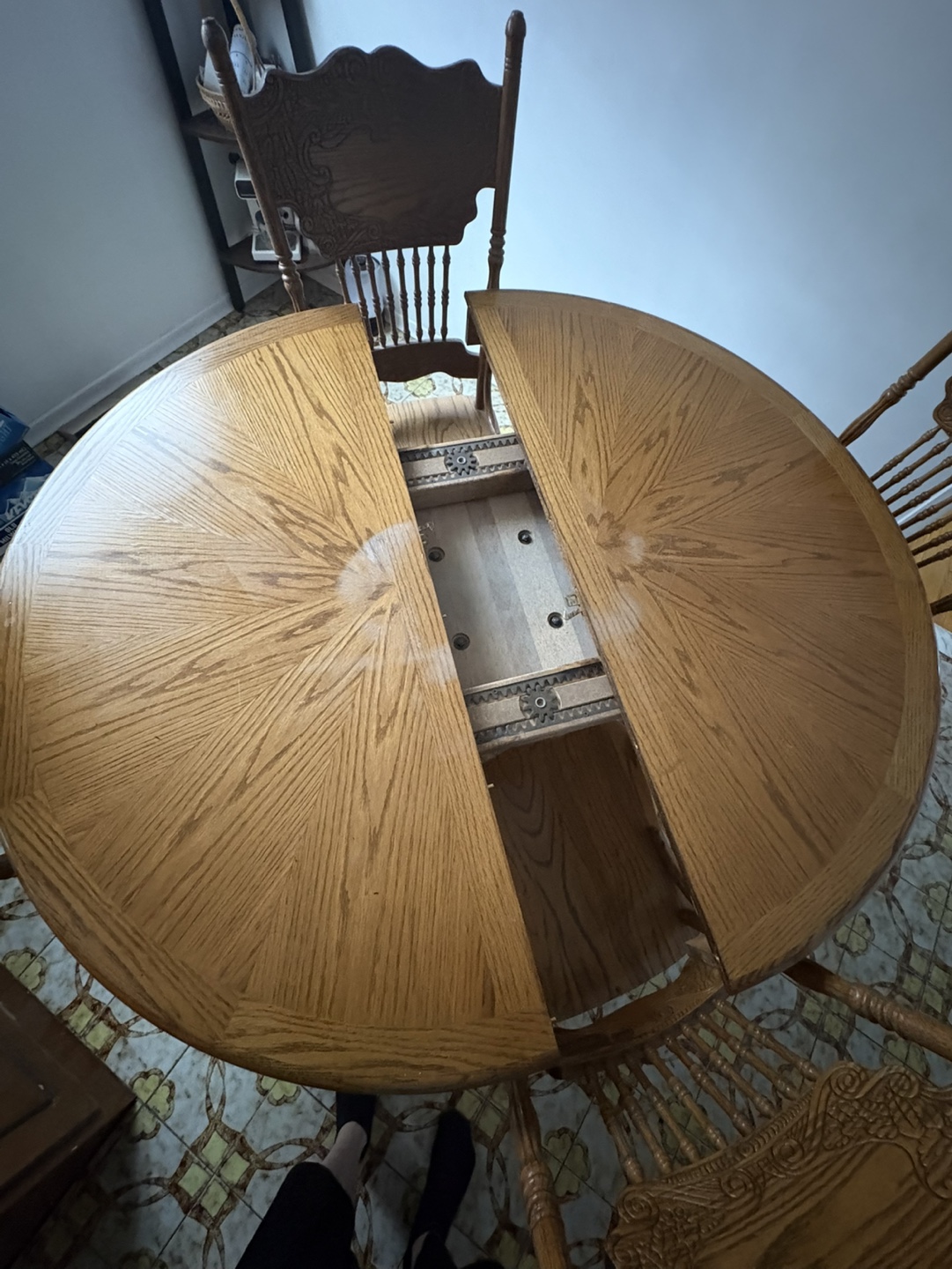 Round Oak Dining Table and Four Chairs - photo 4