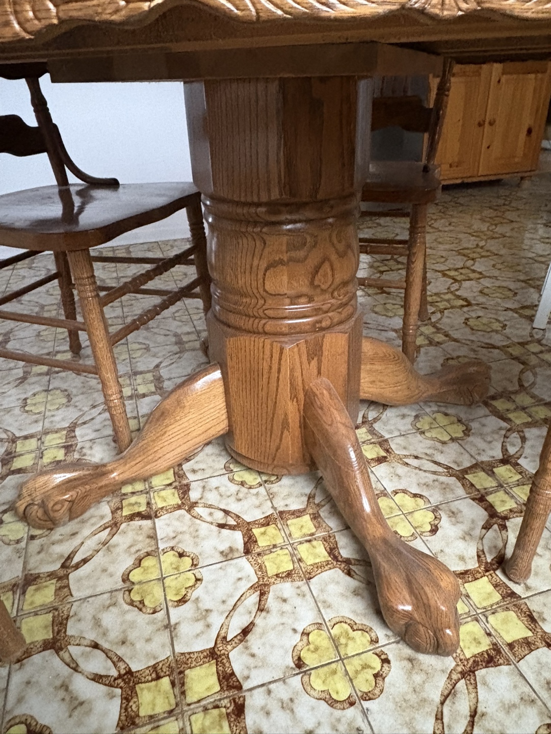 Round Oak Dining Table and Four Chairs - photo 3