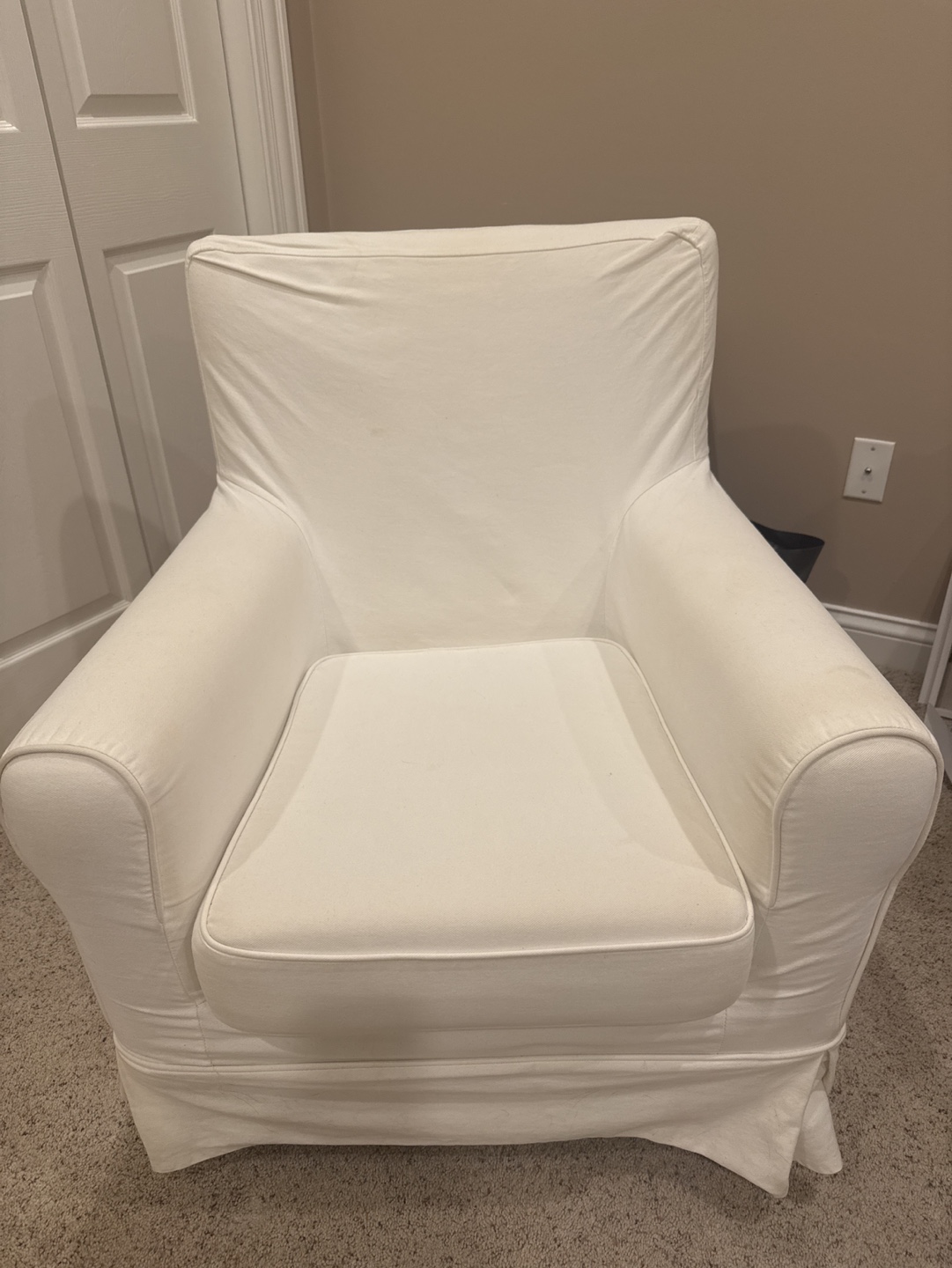 Off White slipcovered armchair - photo 2