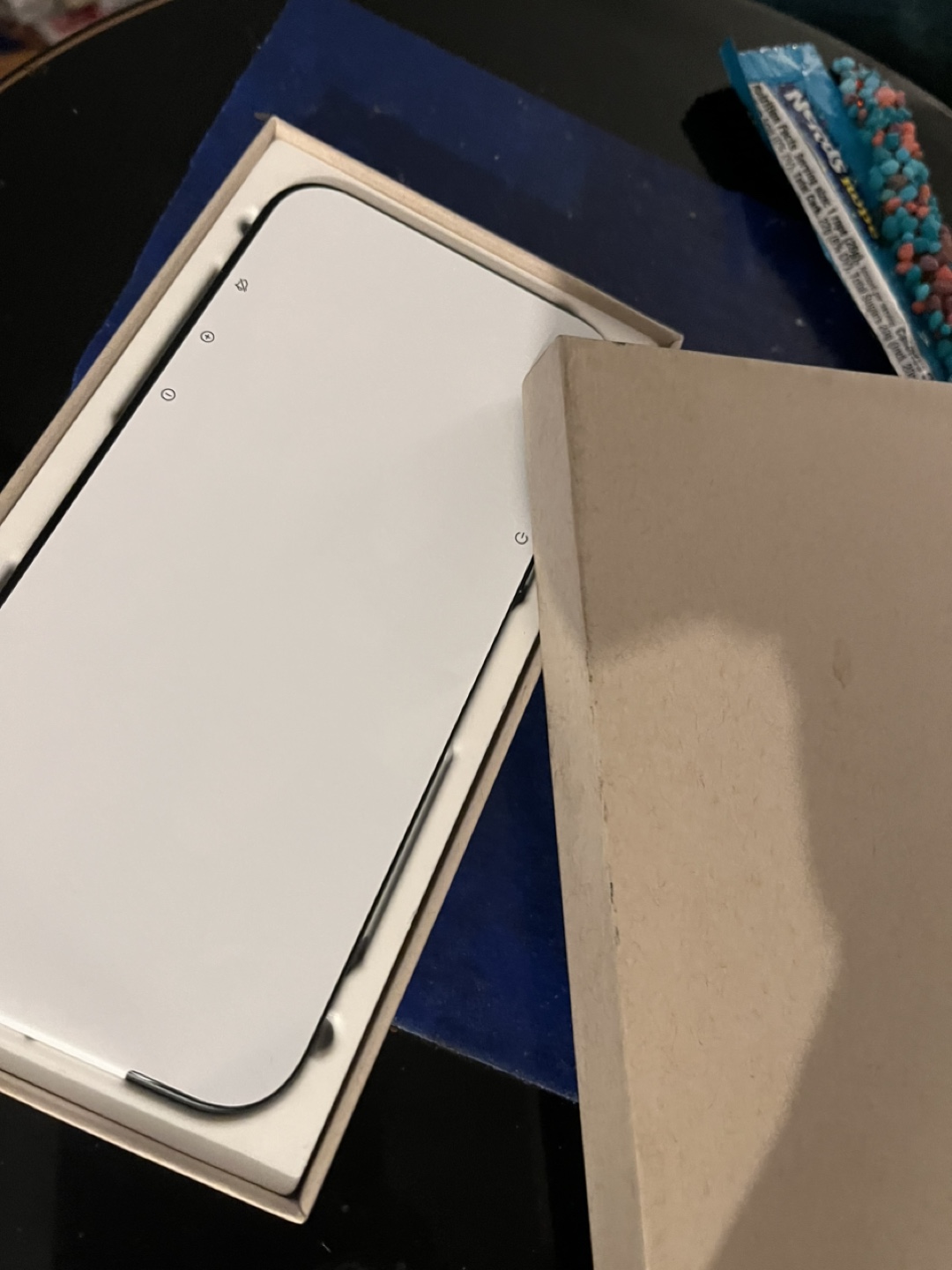 iPhone 15+ - photo 2