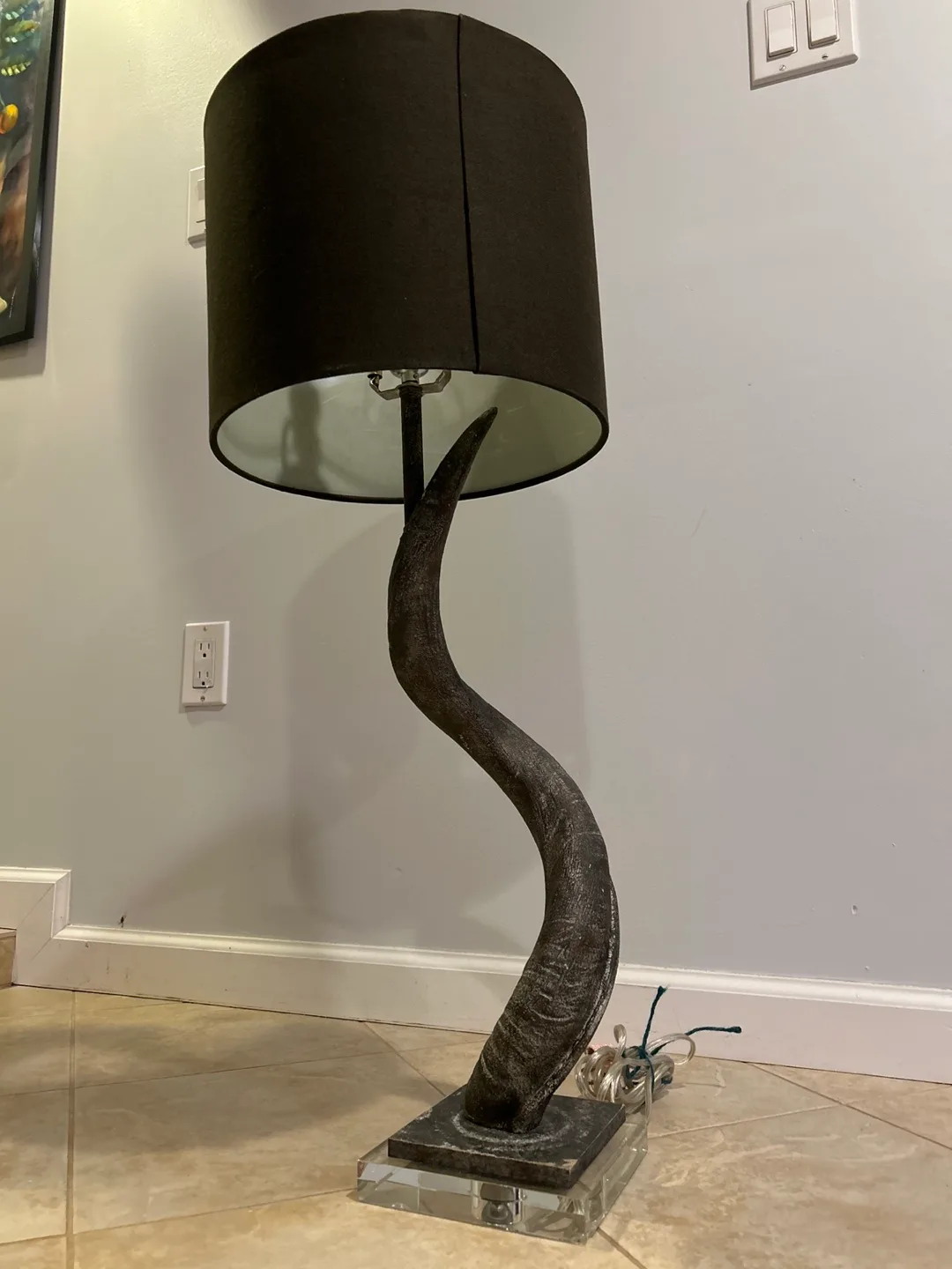 Vintage - Faux Kudu Horn Contemporary Lamp image indicator(3)