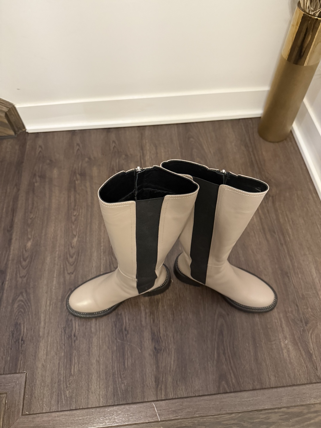 Beige Leather Knee-High Boots. - photo 5