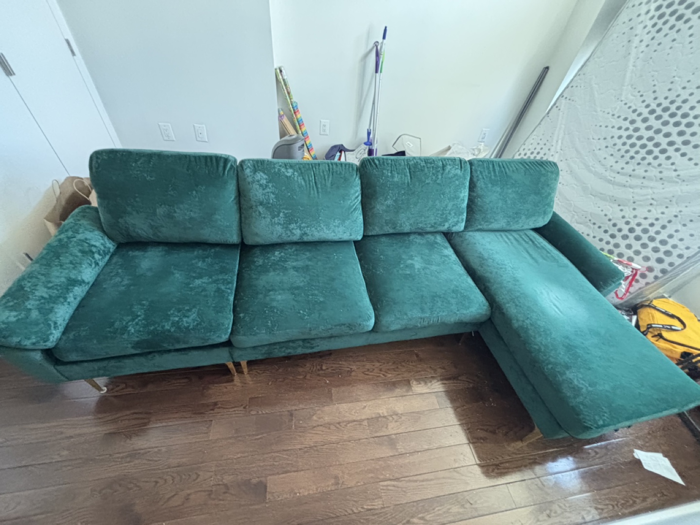 Emerald Green Velvet Sectional Sofa - photo 3