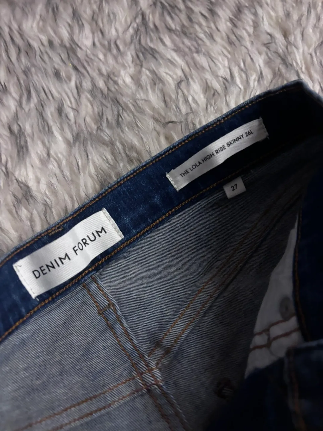 Denim Forum Lola High Rise Skinny Jeans 26L image indicator(4)