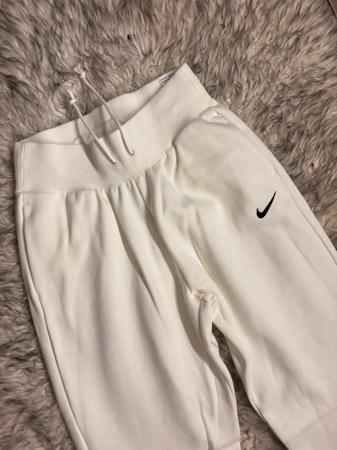 Nike Women's Oversized Fit High Rise Joggers - Size XS image indicator(2)