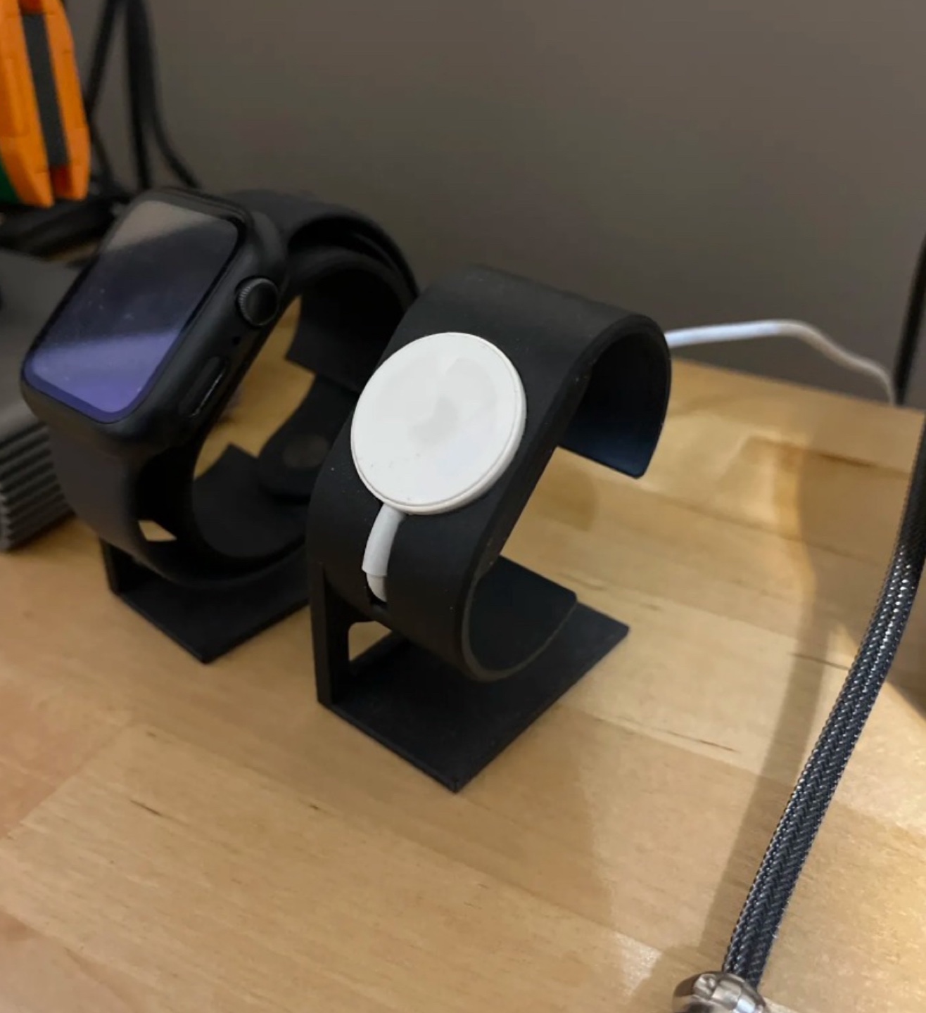 Apple Watch Stand – Minimalist & Functional - photo 3
