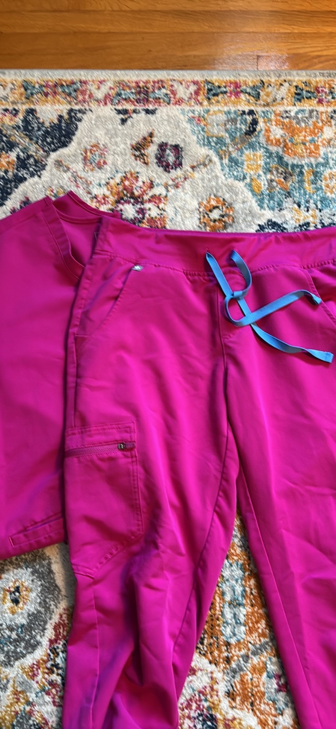 FIGS Scrub Set - Small top and Small Petit Bottoms - photo 2