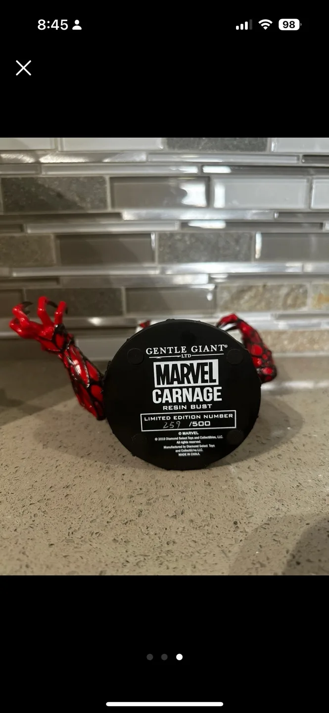 Carnage Resin Bust statue by Gentle Giant (Venom) image indicator(3)