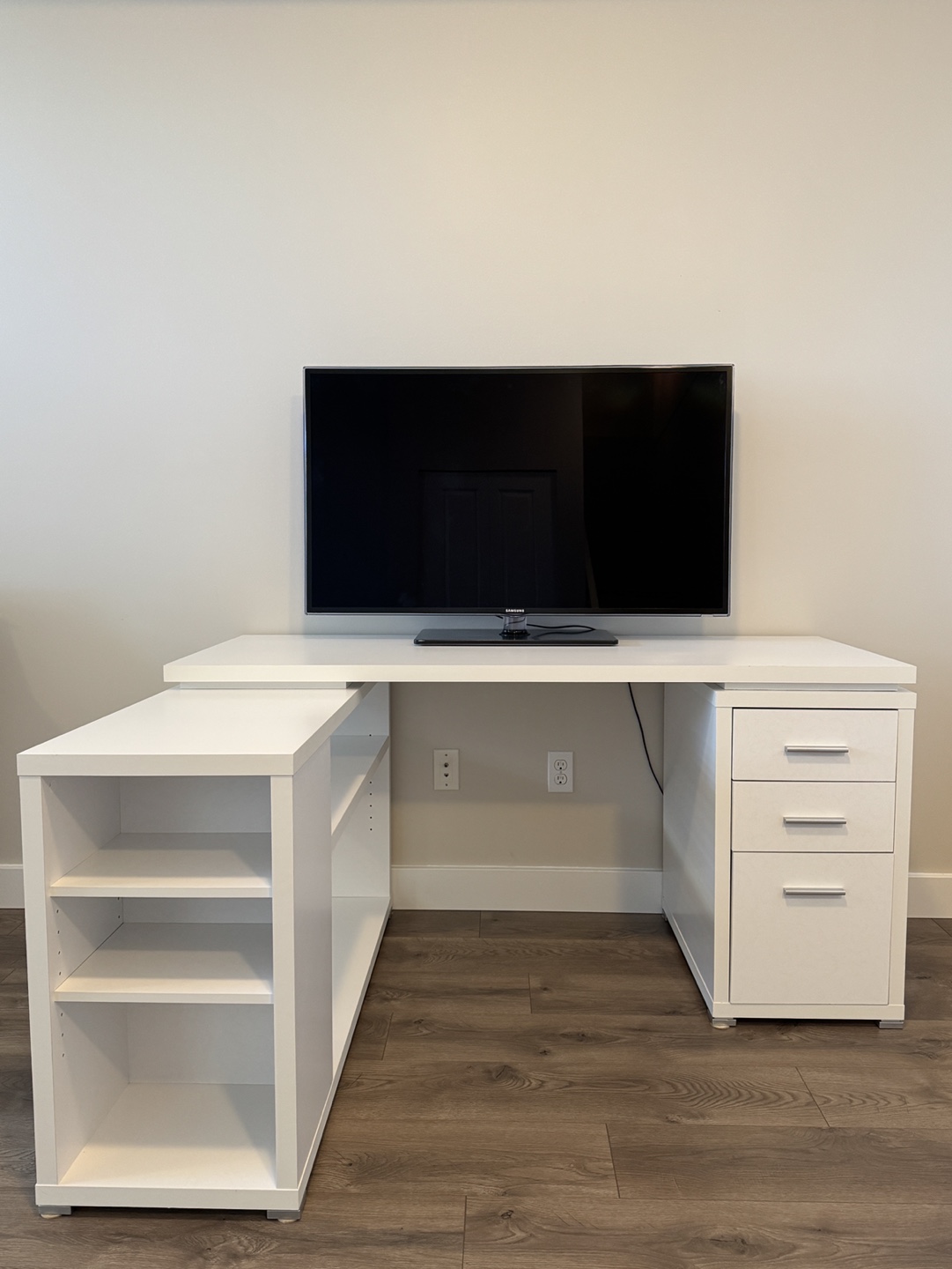 White L-Shape Desk