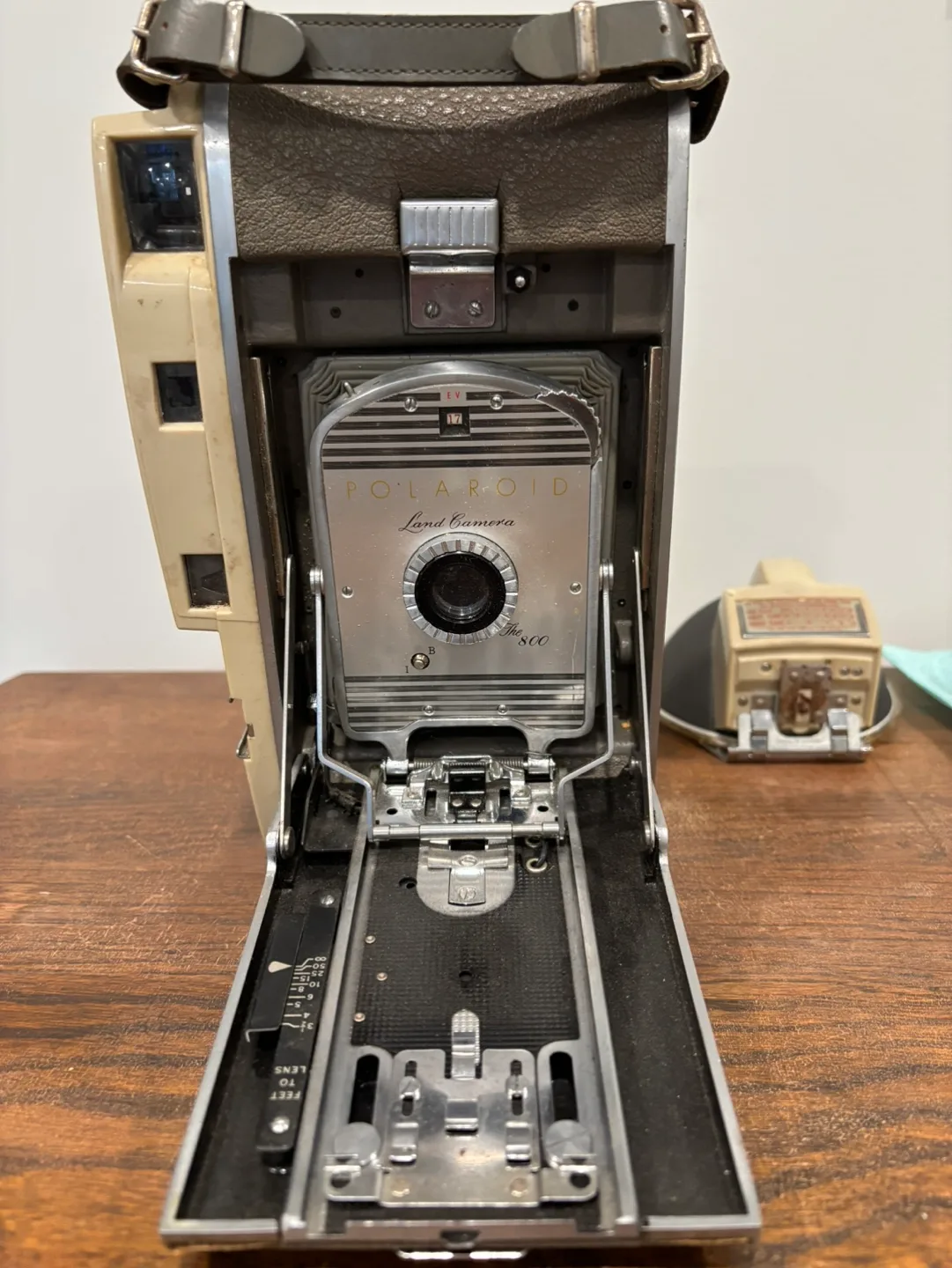 Vintage Polaroid 800 Land Camera with Flash image indicator(3)
