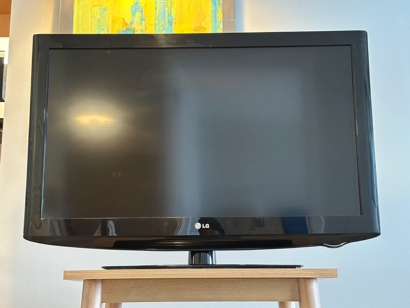LG Flat Screen TV - photo 2