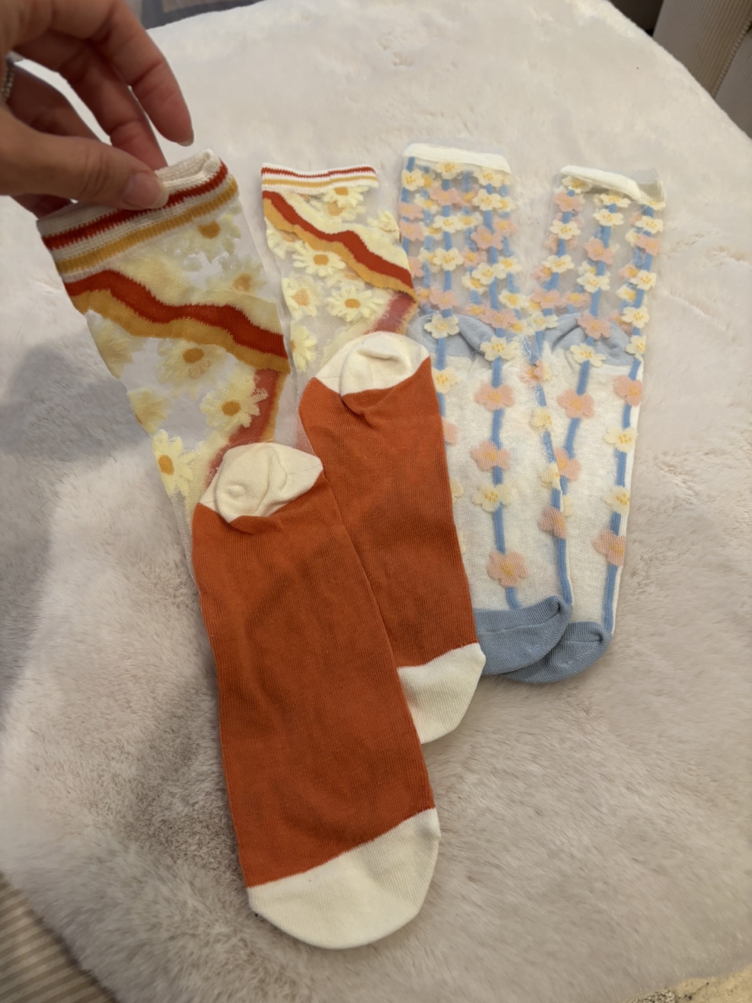 Cute Sheer Socks - 2 Pairs - photo 2